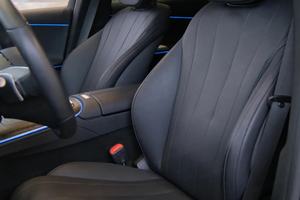 Bastante usado 2025 MercedesS Klasa <span class=keywords><strong>E</strong></span> <span class=keywords><strong>220</strong></span> D 4-Matic Avantgarde 2.0L <span class=keywords><strong>SEDAN</strong></span> listo para su uso, sin accidentes listo para enviar a todo el mundo - Product Image 2