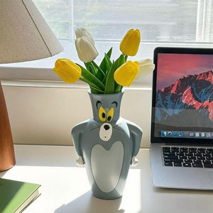 แจกันตกแต่งรูปทอมพูดได้ งานฝีมือเรซิ่นอาร์ตเดโค สร้างสรรค์ สนุกสนาน เป็นมิตรกับสิ่งแวดล้อม ขายส่ง - Product Image 3