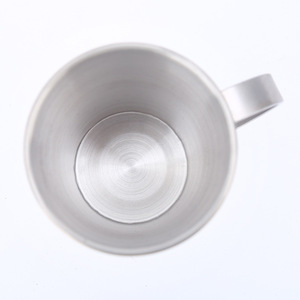 แก้วเบียร์สแตนเลส 350 มล. สูง 11 ซม. เส้นผ่านศูนย์กลาง 6 ซม. ด้ามจับพกพา แก้วน้ำขนาดเล็ก สไตล์เรียบง่าย - Product Image 3