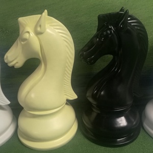 Set di <span class=keywords><strong>scacchi</strong></span> giganti e statua in resina mostra gioco all'aperto e finestra decorativa per eventi di festa scultura arte <span class=keywords><strong>tema</strong></span> - Product Image 6