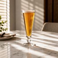 Verre à jus élégant à pied haut, design créatif et original, pour usage commercial, idéal pour l'eau, la bière et le thé aux fruits