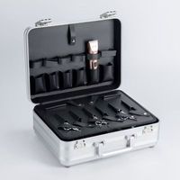 Kit d'outils de coiffure de luxe en aluminium avec fermeture à boucle, étui portable pour coiffeurs - Conception de sac de barbier