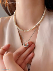 Collar de Perlas en Capas, Estilo Coqueta y Delicado, Hipoalergénico, Regalo para Ella en su Cumpleaños, Collares con Colgante de Perla - Product Image 4