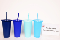 2024 réutilisable 24oz couleur unie simple paroi en plastique gobelet tasse froide avec couvercle et paille Pp eau froide boisson tasse à café