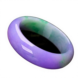 Bracelet jonc classique en résine, forme irrégulière colorée, design artistique et tendance, bijou de collection artisanal pour femme, idéal pour anniversaire ou fête - Product Image 4