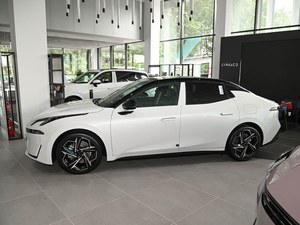 Sedán Híbrido Enchufable en Oferta, Lynk Co 07 EM <span class=keywords><strong>P</strong></span>, 103 km de Autonomía, Edición Ultra, PHEV Inteligente para Viajes Urbanos y Largos - Product Image 2