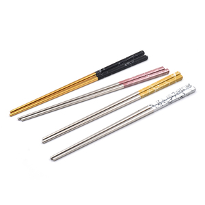 <span class=keywords><strong>Palillos</strong></span> <span class=keywords><strong>Coreanos</strong></span> Ecológicos Personalizados en Negro y Dorado, de Acero Inoxidable 304 - Product Image 2