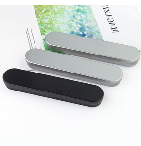 Nuevo logotipo personalizado Caja de hojalata Pluma de regalo Caja de embalaje <span class=keywords><strong>Estuche</strong></span> de bolígrafo de metal Simple Creativo - Product Image 2