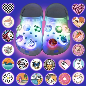 Meilleures ventes 2026 – Breloques lumineuses LED imprimées UV pour chaussures, animaux mignons, personnalisables, durables, avec boucle pour sabots, pour enfants - Product Image 1