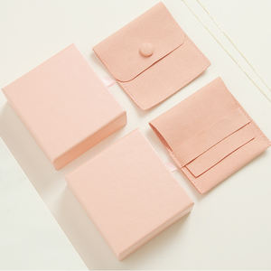 Boîte à bijoux carrée en carton personnalisée avec tiroir, pochette en microfibre, sac en velours écologique coulissant - Product Image 6