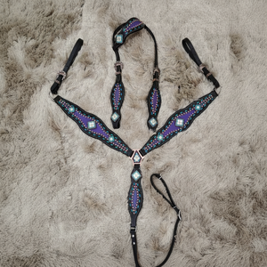 Ensemble de harnais pour cheval en cuir avec incrustations violettes et turquoise, couture en chevrons, conchos en cristal, bride, plastron, cuir véritable, léger - Product Image 1