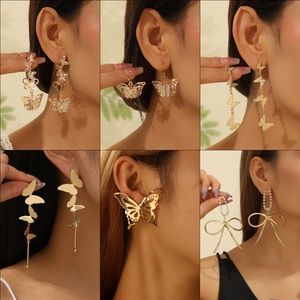 ต่างหูสไตล์ยุโรปและอเมริกันเรียบหรูจาก Jingciren Boutique ต่างหูพู่ห้อยระดับไฮเอนด์สุดหรู นำเข้าจากต่างประเทศ - Product Image 1