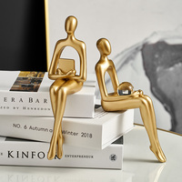Statue assise décorative en résine légère de luxe pour maison moderne Ornement Décoration de table pour la maison