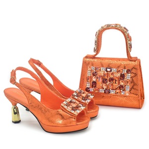 Scarpe da sposa da donna alla moda con strass, a punta aperta, con tacco alto, per feste e matrimoni, con borsa abbinata. - Product Image 3