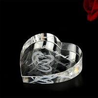 En gros Personnalisé Personnalisé Coeur Cadres Photo Cristal 3d Laser Graver Cube Verre pour Souvenir de Mariage Logo Personnalisé Europe
