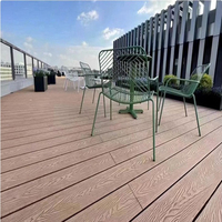 Planche de terrasse en composite bois-plastique (WPC) 3D à relief profond, antidérapante et imperméable pour usage extérieur en jardin et parc