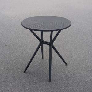 Table pliante ronde en plastique avec base en X, portable et légère, pour ordinateur portable et bureau, usage polyvalent pour la maison et le bureau - Product Image 2