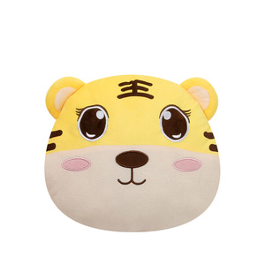 Coussin en peluche tigre jaune, coussin chauffe-mains doux pour enfants et étudiants, cadeau d'hiver unisexe - Product Image 1