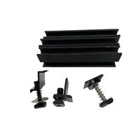 Système de montage de panneaux solaires sur toit YZ OEM, profilés en aluminium, rails noirs et colliers de fixation intermédiaires