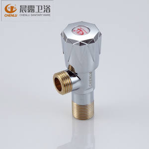 Válvula angular Chenlu con acabado cromado, cuerpo de latón, rosca macho de 4 puntos de diámetro interior para calentador de agua - Product Image 1