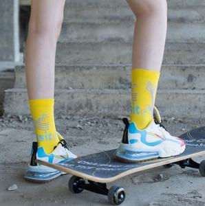 Chaussettes réfléchissantes-Chaussettes de cyclisme et de course à pied pour femmes haute visibilité pour coureurs de nuit, motards et athlètes de plein air - Product Image 4