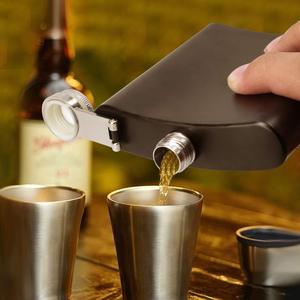 Ensemble de flacons personnalisés avec gobelet doseur et entonnoir, 8 oz, en acier inoxydable gravé sur mesure, avec étui en cuir, coffret cadeau pour hommes et maris - Product Image 4