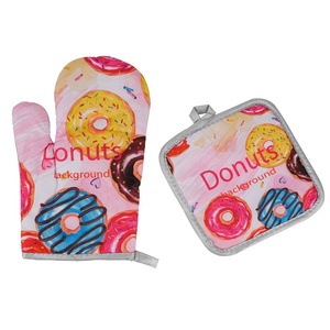 Juego de Guantes de Horno y Agarraderas de Ollas Negros Resistentes al Calor, Ecológicos y Duraderos con Logotipo Personalizado, Hechos de Material de Poliéster - Product Image 1