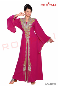 Compre un caftán rosa de gasa con bordado Zari, un vestido elegante para fiestas, modesto y con un diseño fluido y elegante para mujeres. - Product Image 2