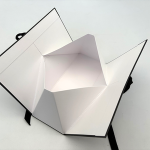 Sac en carton <span class=keywords><strong>kraft</strong></span> pliable triangulaire avec logo personnalisé pour les soins de la peau, les cadeaux de mariage et les chaussures, emballage en papier <span class=keywords><strong>kraft</strong></span> durable - Product Image 3