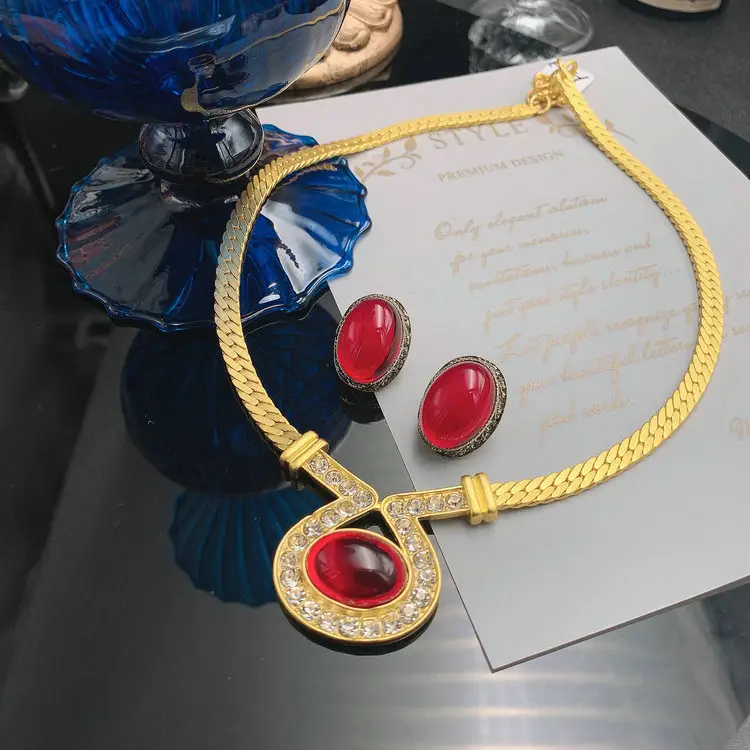 Ensemble de boucles d'oreilles et collier de bonbons en forme de fleur de cerisier rose, style français exagéré, Vintage, glaçure colorée, cercle de cœur, tendance