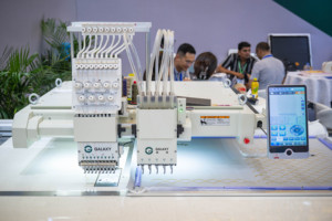 GX901 + P501 500*600mm Función mixta de bordado y perforación <span class=keywords><strong>aplicada</strong></span> en asientos e interiores de automóviles, yates, etc. - Product Image 2