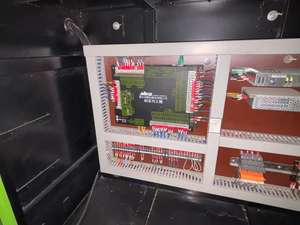 Máquina de Moldeo por Inyección de Plástico Servo Horizontal YIZUMI Usada, 320 Toneladas UN320SKII - Product Image 6