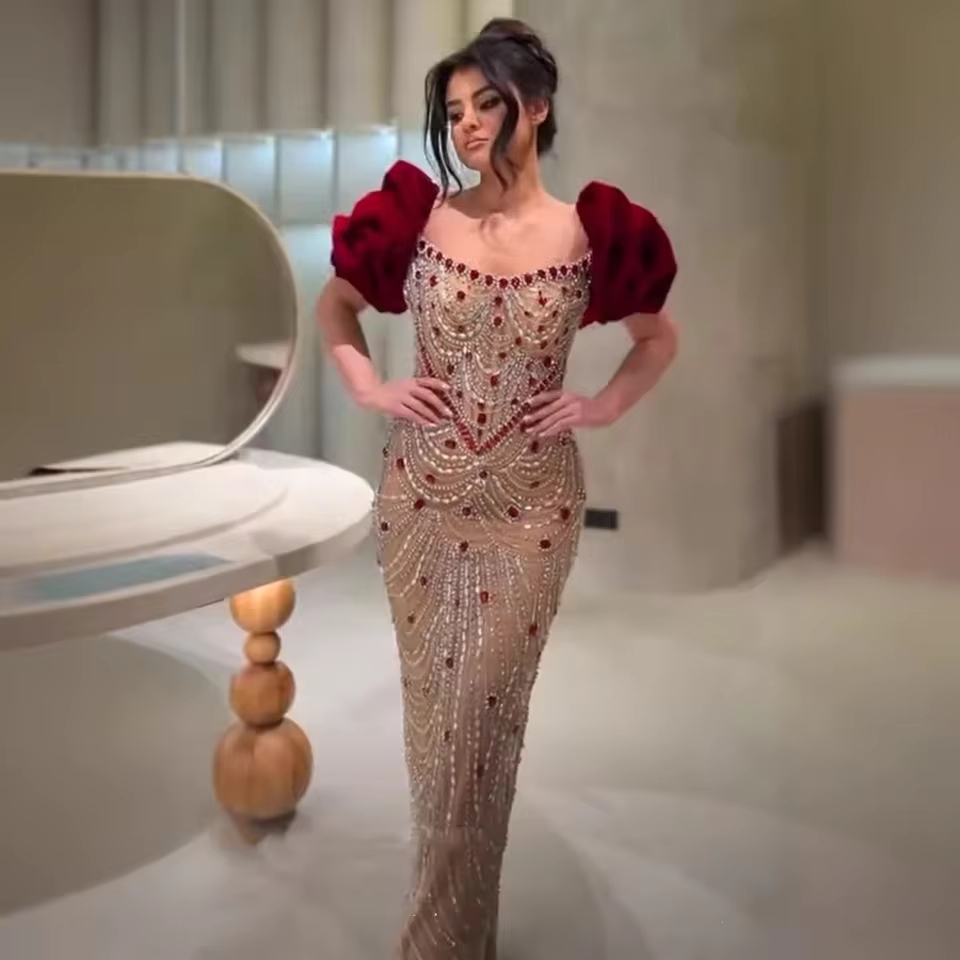 Verified Supplier Red and White Evening Gowns Applique & Sequin Decoration  | Alibaba.com