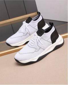 Chaussures de sport polyvalentes respirantes en tissu Fly Weave pour hommes et femmes, qualité supérieure, marque européenne 2025 - Product Image 3