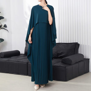 Ventas directas de fábrica 2025 nuevos vestidos casuales sueltos de talla grande para mujer vestidos de noche lisos con vestido plisado de manga de murciélago plisado - Product Image 1