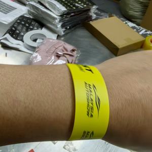 Pulseras y Brazaletes de Papel Impresos Digitalmente, Personalizables, Ecológicos y Promocionales para Conciertos y Fiestas - Product Image 6