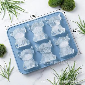 Molde para cubitos de hielo Highland Cow, bandeja de silicona de 6 cavidades para enfriar bebidas - Product Image 1