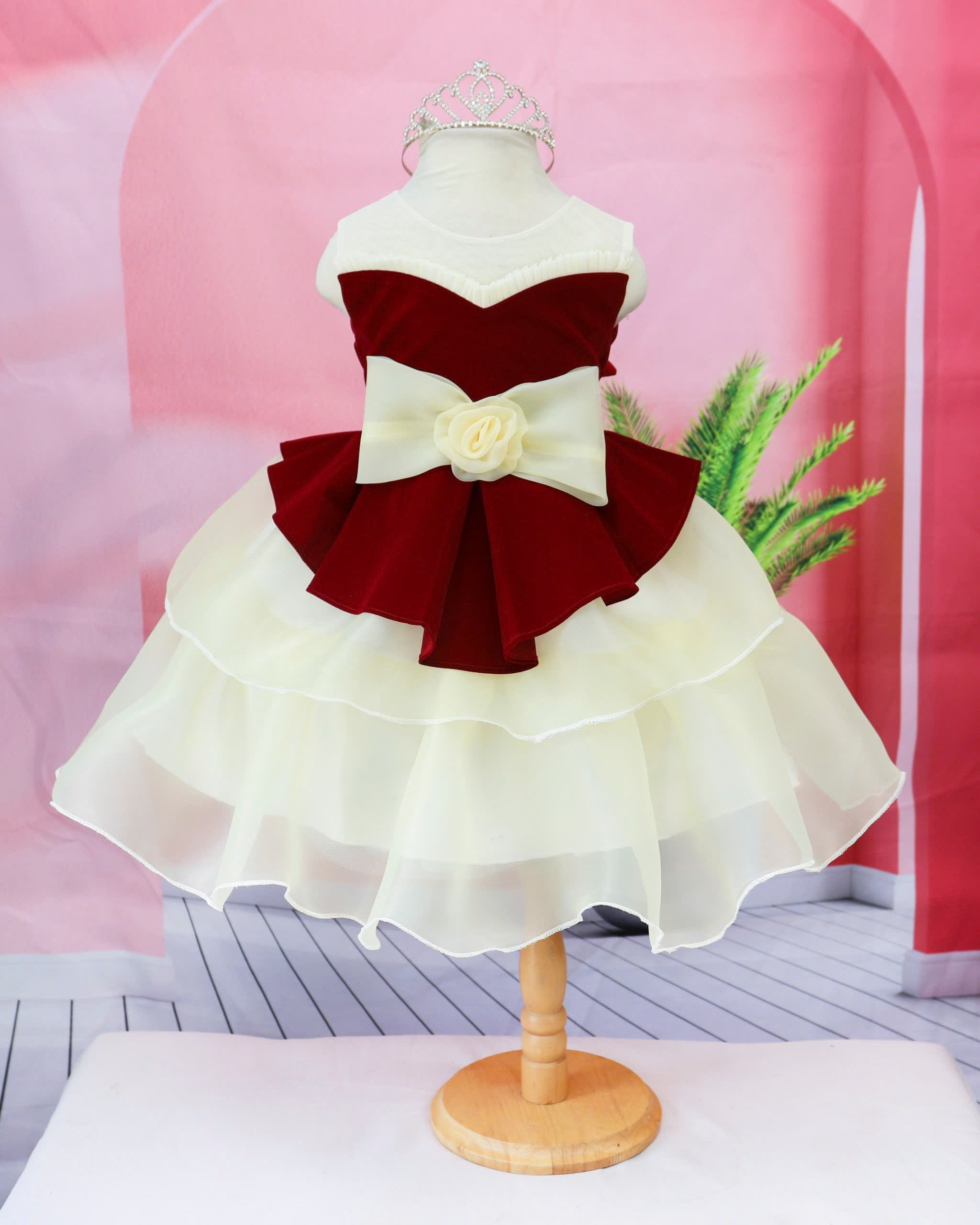 สีขาว/สีแดง