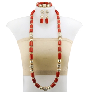Ensemble de bijoux en perles de corail naturel Zhuerrui, hypoallergénique, collier accrocheur avec boucles d'oreilles plaquées or, adapté pour les fêtes YL135 - Product Image 1