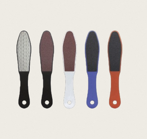 Lime à pieds incurvée double face en acier inoxydable, outil de pédicure, éliminateur de callosités, exfoliant pour peaux mortes, lisseur de pieds, soin des ongles en gel et acrylique - Product Image 3