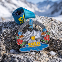 Médailles personnalisées en alliage de zinc avec logo montagne 3D ajouré argenté, émaillées, pour course à pied, marathons et récompenses de compétition