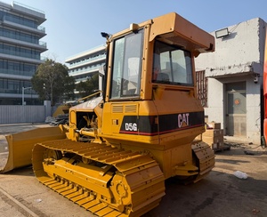 Bulldozer compact d'occasion CAT D5G, faible nombre d'heures de fonctionnement, flexible, idéal pour les projets d'ingénierie municipale et d'aménagement paysager - Product Image 2