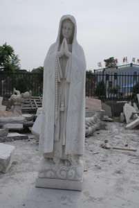 Statue grandeur nature de la Vierge Marie en pierre blanche sculptée de style occidental Sculpture en marbre priant de la statue de sainte Thérèse de <span class=keywords><strong>Lisieux</strong></span> - Product Image 2