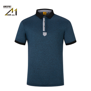 Aonesport T-shirt sportif pour homme en maille unie à manches courtes, séchage rapide, coupe classique, col contrastant, logo frontal, nylon polyester - Product Image 2