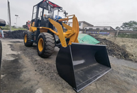 Chargeuse sur pneus de chantier 2 tonnes, capacité de la benne 1,2 m, moment de charge élevé, diesel, cabine fermée, chargeuse frontale