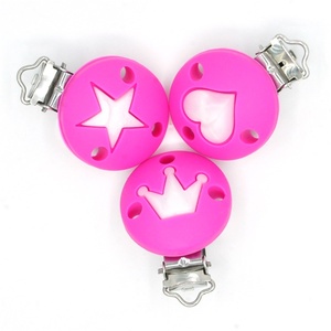 Sans FDA Coloré Populaire Coeur Étoile Couronne <span class=keywords><strong>Sucette</strong></span> Clips Titulaire Bavoir - Product Image 4