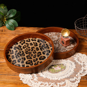 Bandeja decorativa redonda con patrón abstracto para almacenamiento y exhibición en el hogar, diseño tradicional, material de madera - Product Image 4