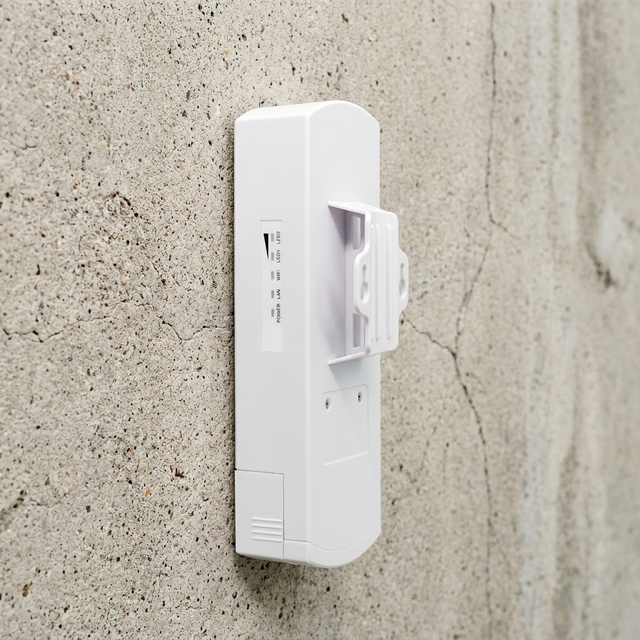 5.8G 2KM Point to Point Outdoor CPE Wireless Bridge 450Mbps TH-NT02