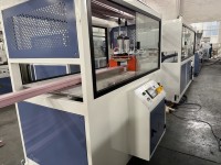 Machine à profilés PVC, machine à profilés UPVC pour cadre de porte, machine à fabriquer des profilés PVC WPC pour fenêtres et portes en PVC et leurs cadres