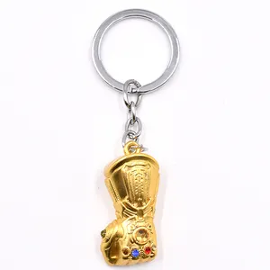 Wholesale Film Mar vel Avengeres Keychains 3D Thano Keyrings Fist Glov es Metal Keychain